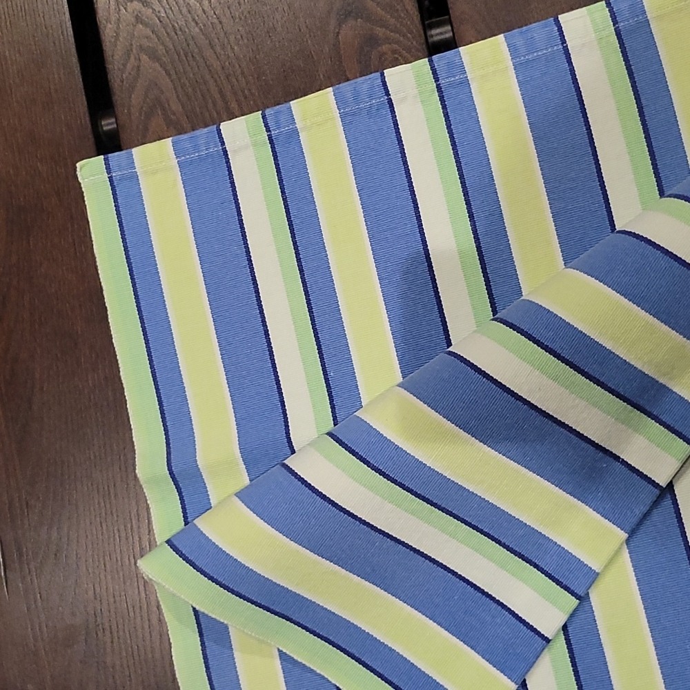 Table Runner - Picture 2 of 3